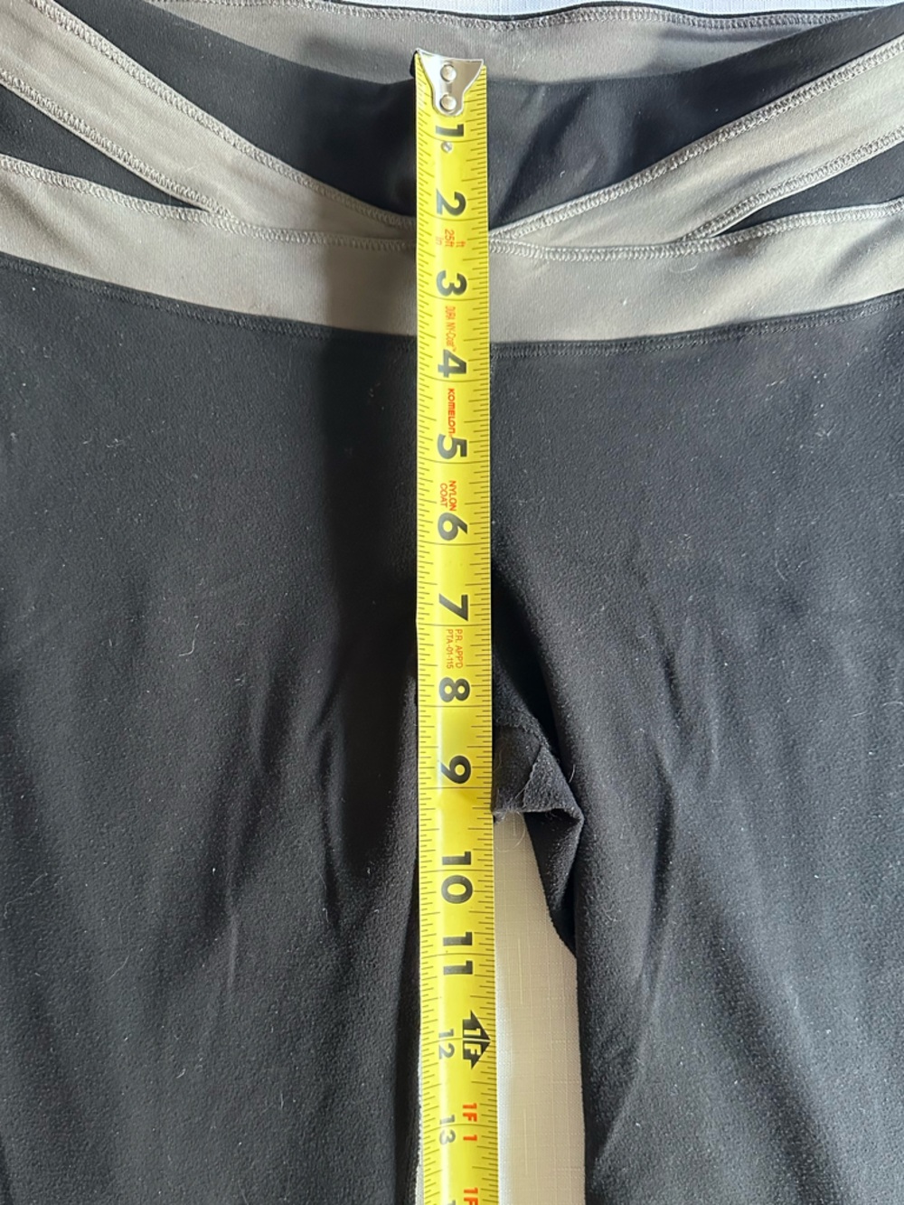 Alo Yoga Pants STRAIGHT LEG with subtle flares, Gray/black. Size: S - Picture 9 of 10